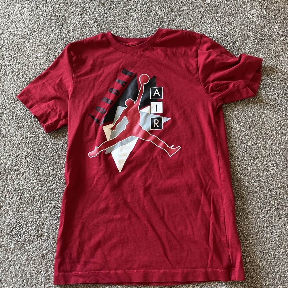 Jordan Air Youth Red Tshirt Size Small‎